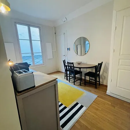 Apartment Elegant And Cozy Place De La Madeleine 8eme Paris